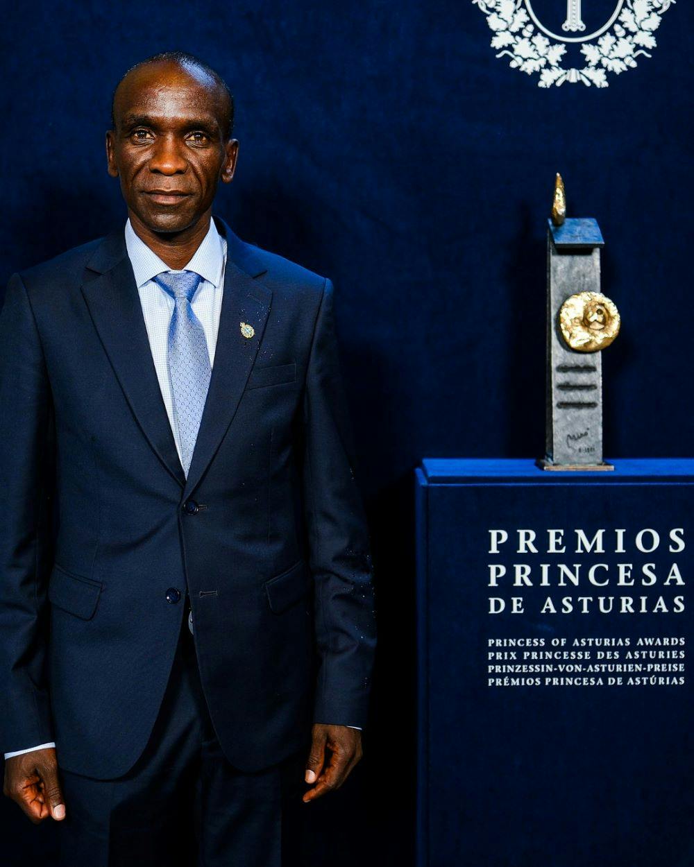 Ο Eliud Kipchoge βραβεύτηκε στην Ισπανία και συγκίνησε με το λόγο του runbeat.gr